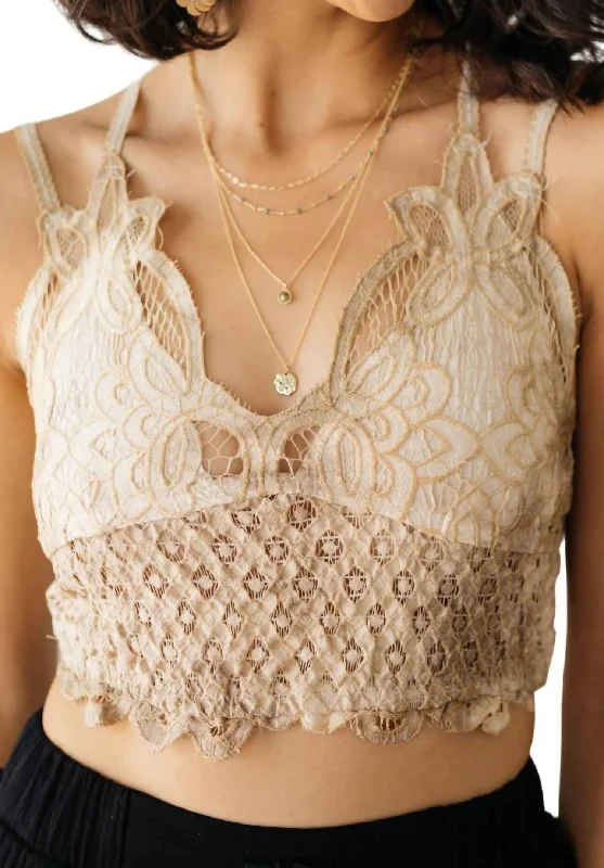 Live In Lace Bralette In Taupe