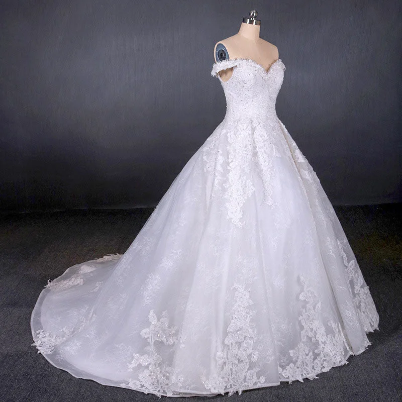 Ball Gown Off Shoulder Appliques Wedding Dresses Puffy Lace Appliqued Bridal Dresses N2352