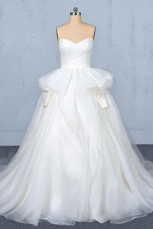 Ball Gown Sweetheart Tulle Ivory Wedding Dresses Gorgeous Sweep Train Bridal Dresses N2350