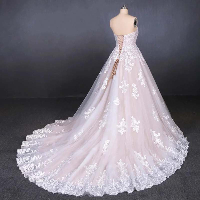 Puffy Strapless Tulle Wedding Dresses with Lace Appliques Long Train Lace Up Bridal Dresses N2300