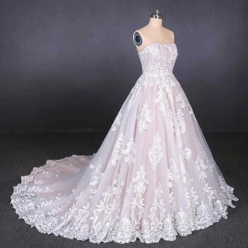 Puffy Strapless Tulle Wedding Dresses with Lace Appliques Long Train Lace Up Bridal Dresses N2300