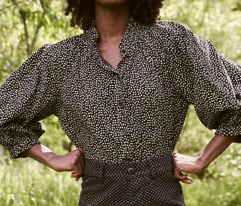 The Boutonniere Top In Black Laurel Leaf